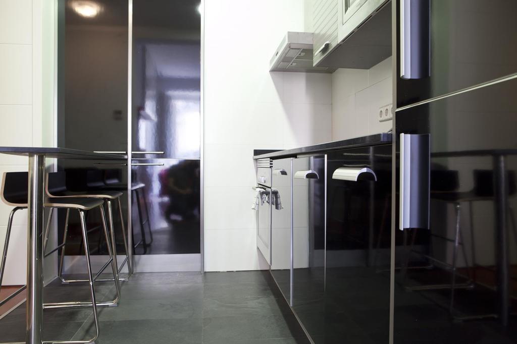 Modern Flats In Justicia By Allo Housing Madrid Room photo